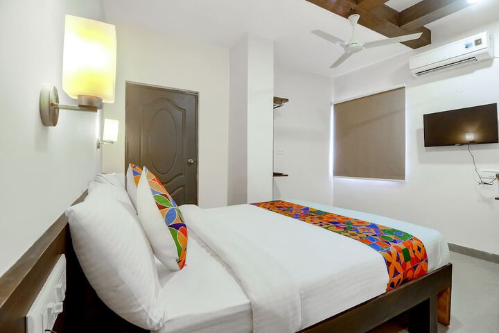 Room 28 of 47