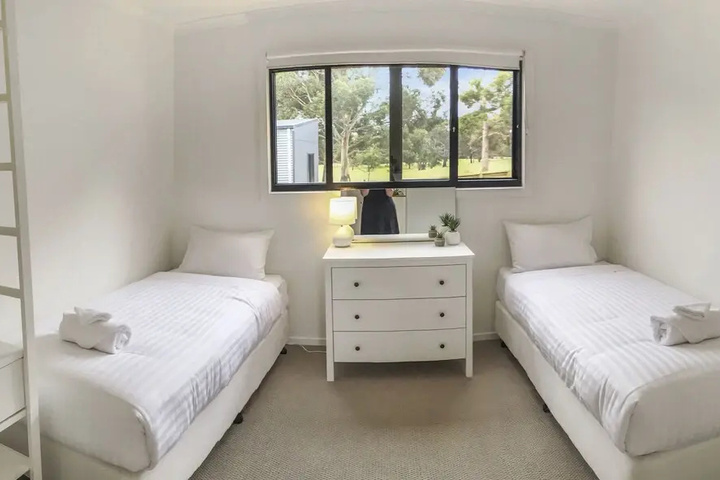 Room 3 of 11