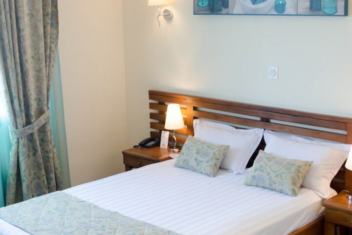 Room 14 of 28