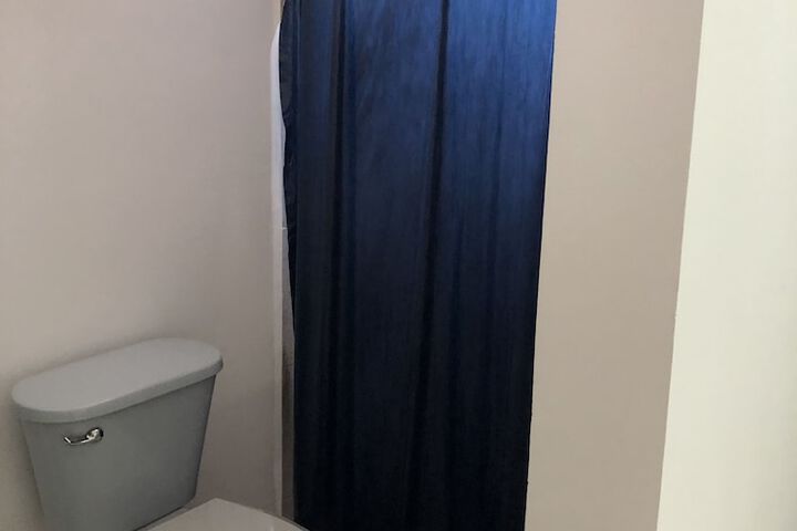 Room 11 of 16