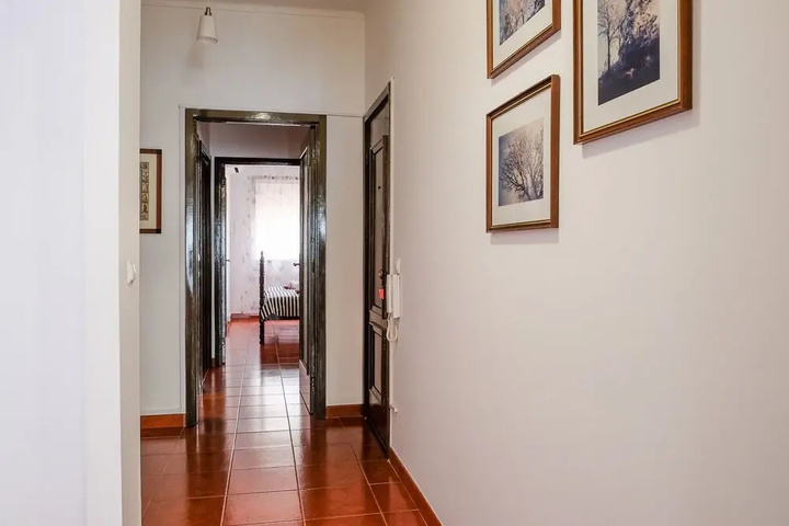 Room 13 of 20