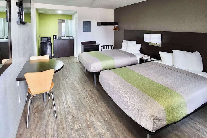 Room 12 of 24