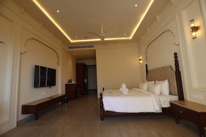Room 11 of 51