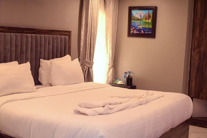 Room 9 of 56