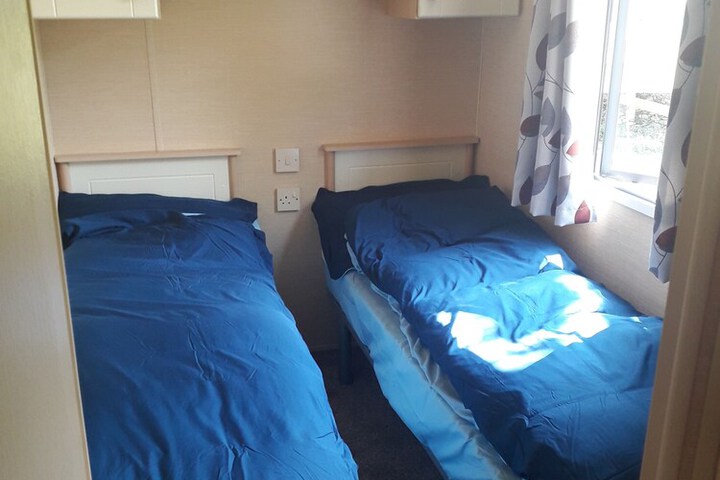 Room 4 of 10