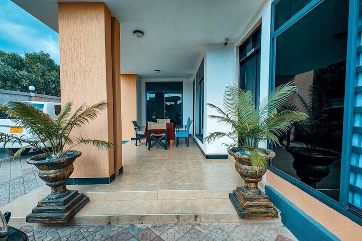 Room 8 of 15