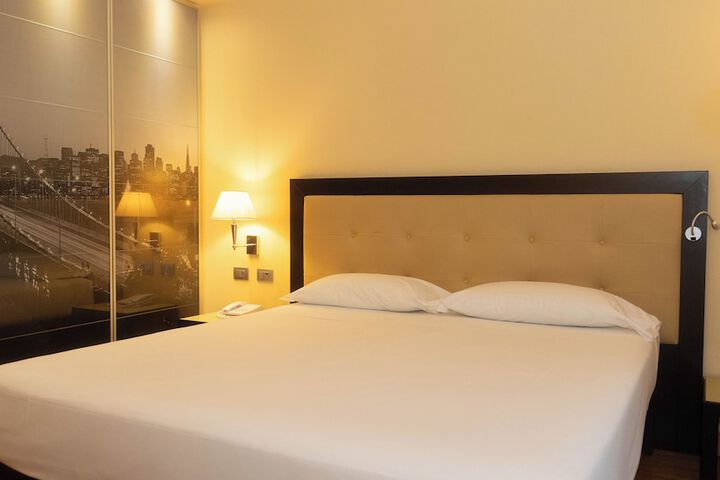 Room 49 of 132