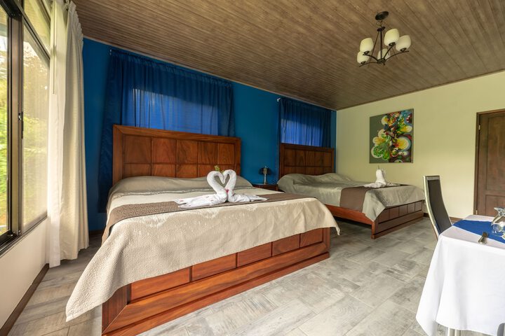 Room 4 of 63