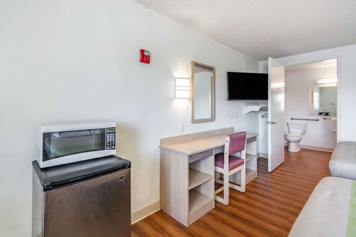 Room 51 of 154