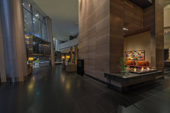 Entrance & Lobby