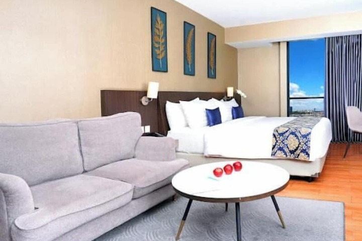 Room 12 of 36