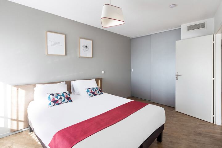 Room 6 of 24