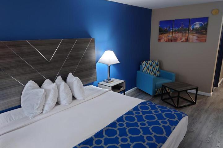 1 King Bed (4 of 11)