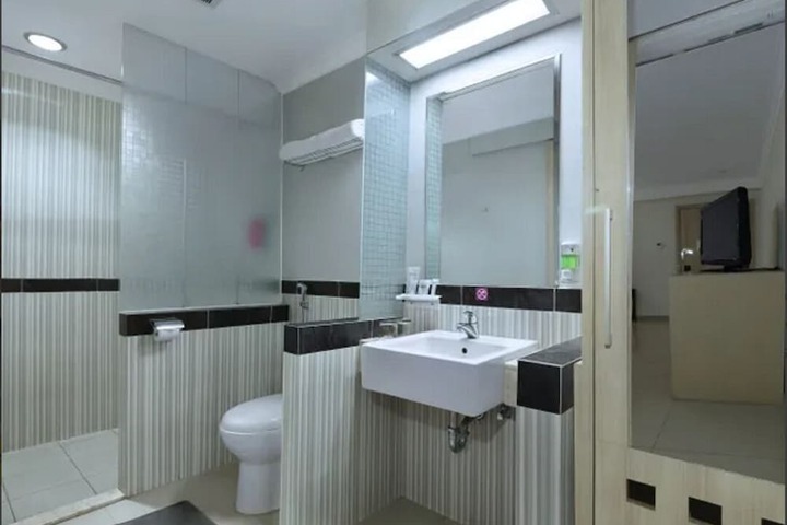 Bath Interior