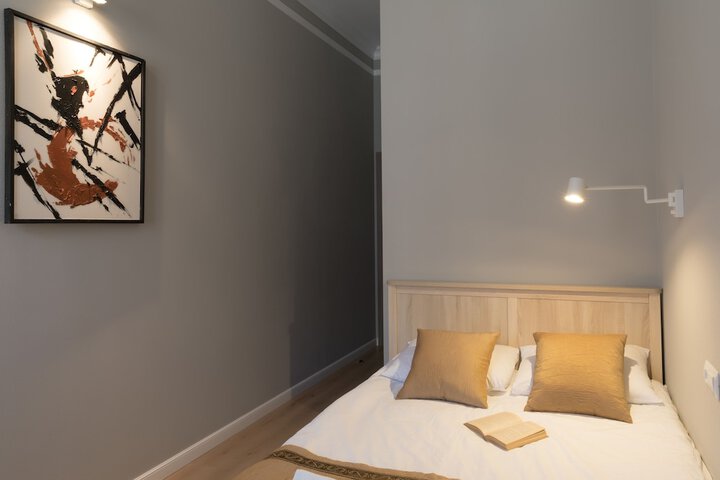 Room 21 of 32