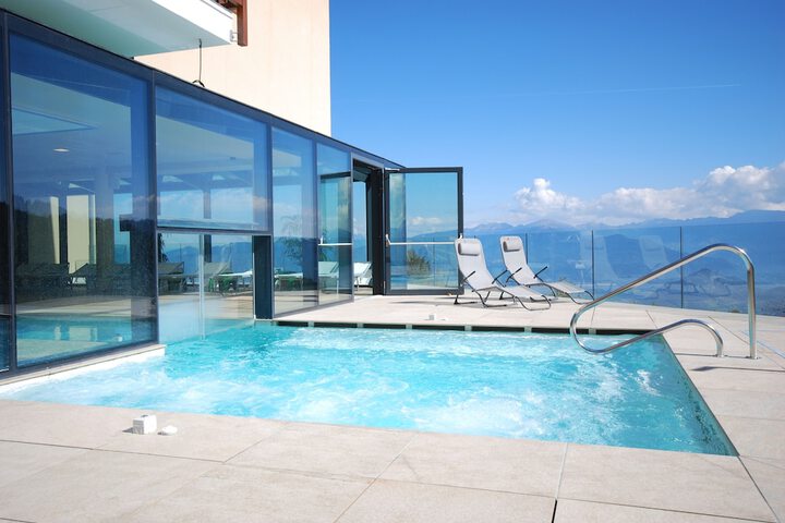Pool 32 of 80