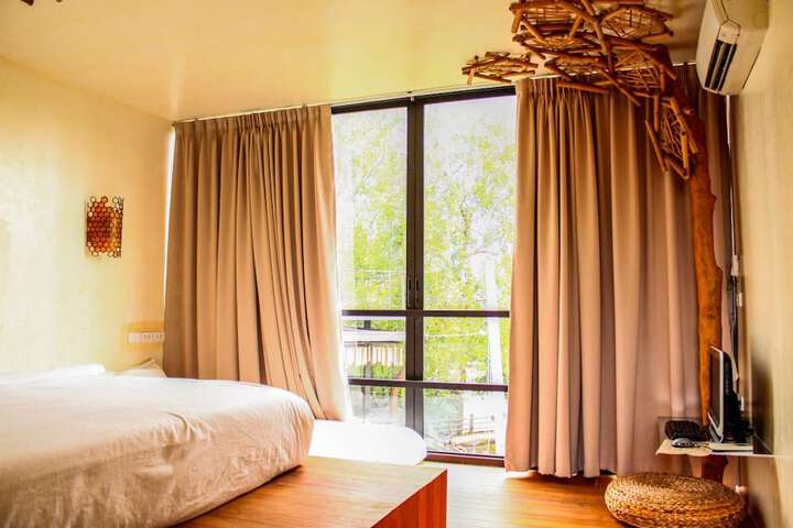 Room 10 of 67