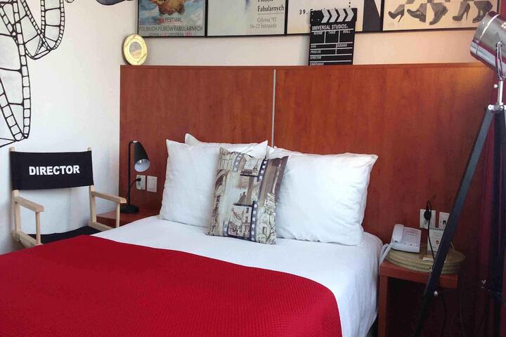 Room 27 of 78