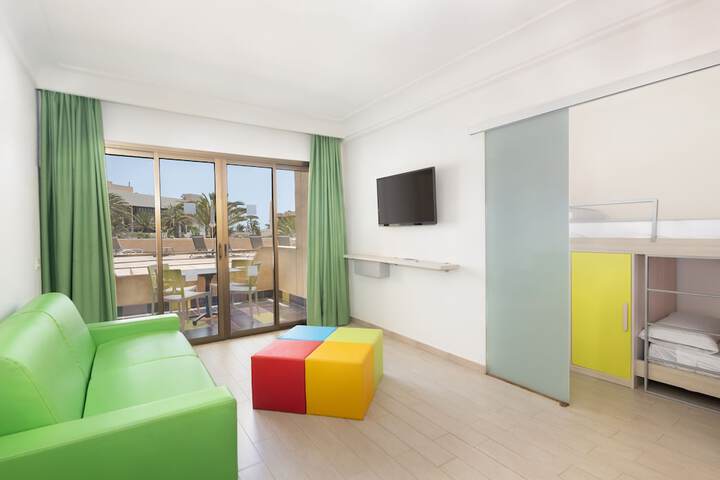 Room 20 of 108