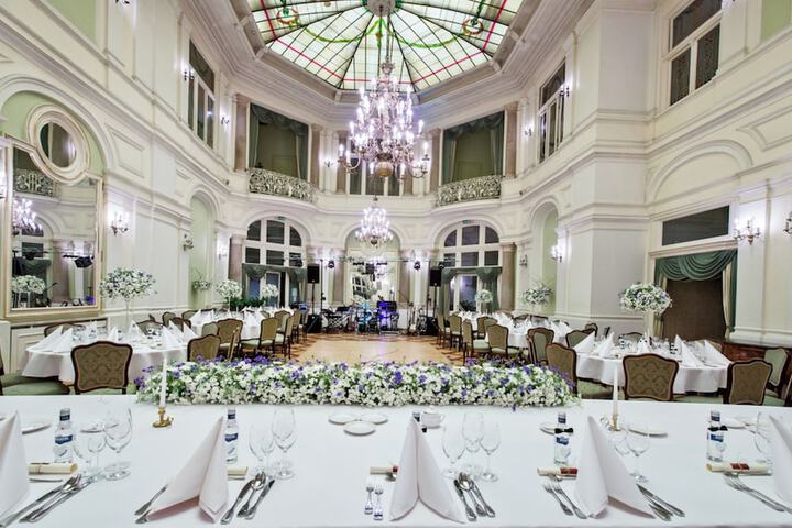 Ballroom/Hall 70 of 80