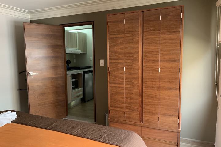 Room 8 of 17