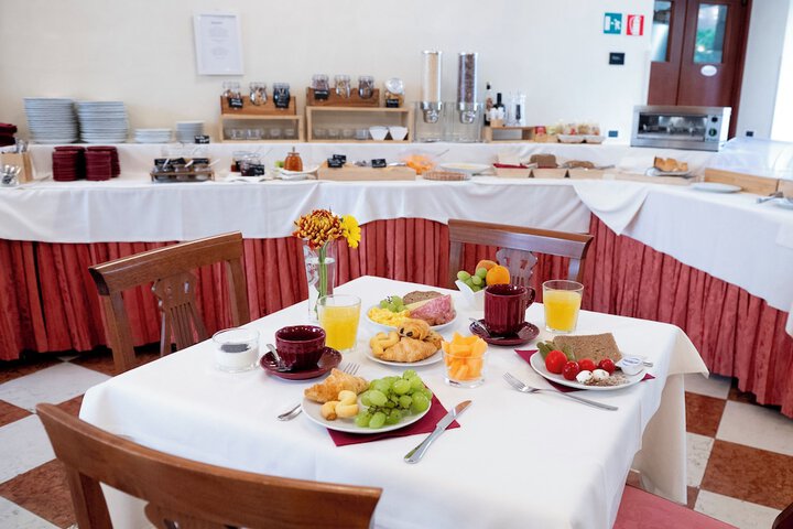 Breakfast/Coffee Service 57 of 77