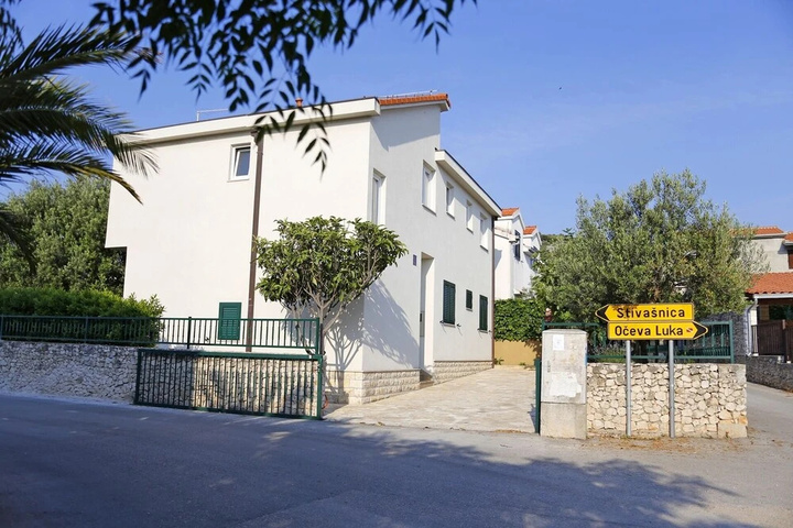 Marin 100m From the sea A3