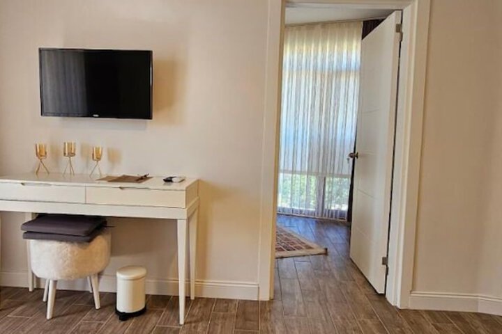 Room 20 of 42