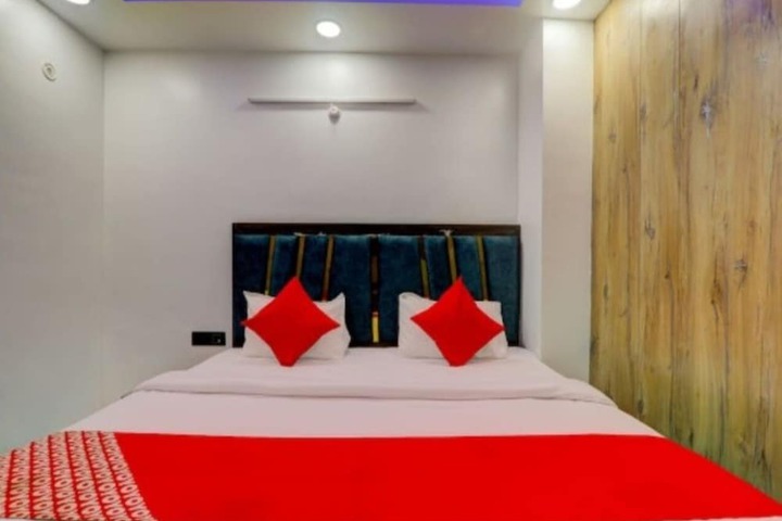 Room 5 of 19