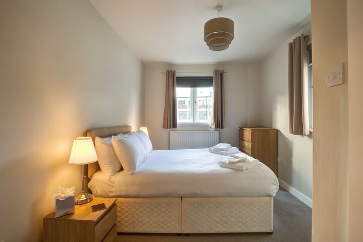 Room 8 of 76