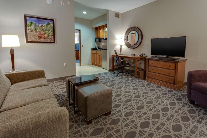 Room 6 of 43