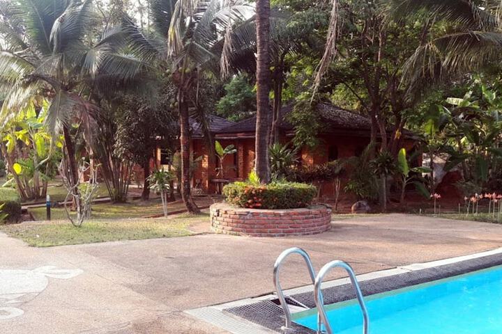 Hotel Exterior 82 of 105