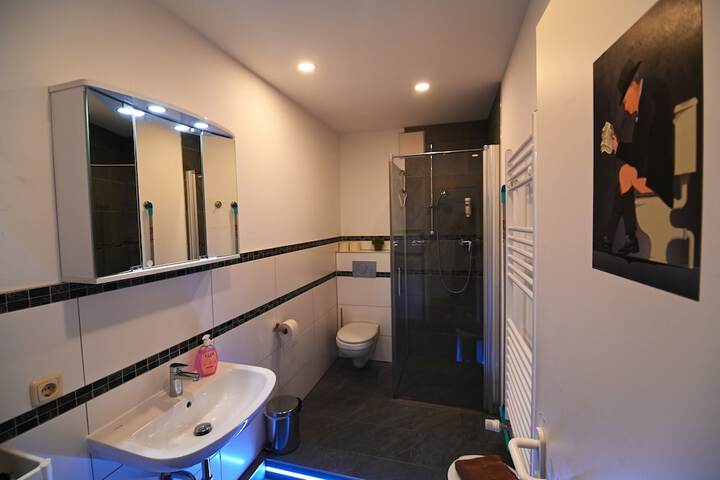 Room 125 of 149