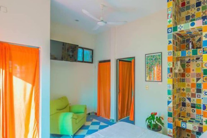 Room 2 of 11