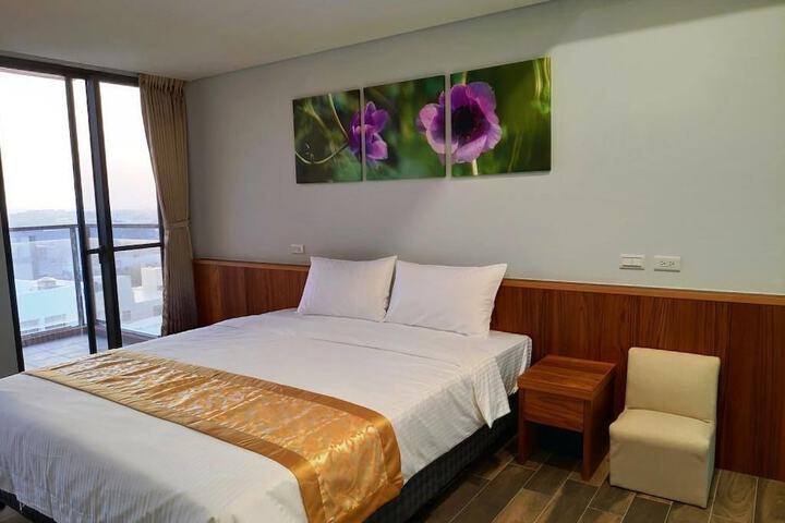 Room 30 of 62