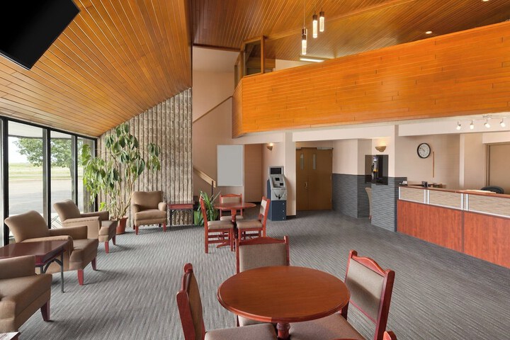 Canada Grey Motor Inn in Hanna, AB