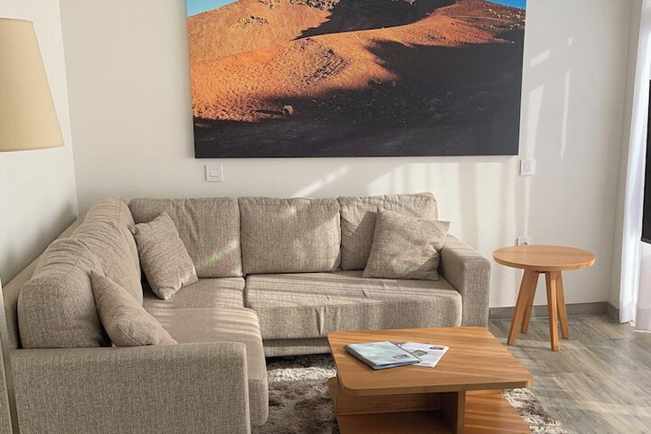 Room 2 of 8