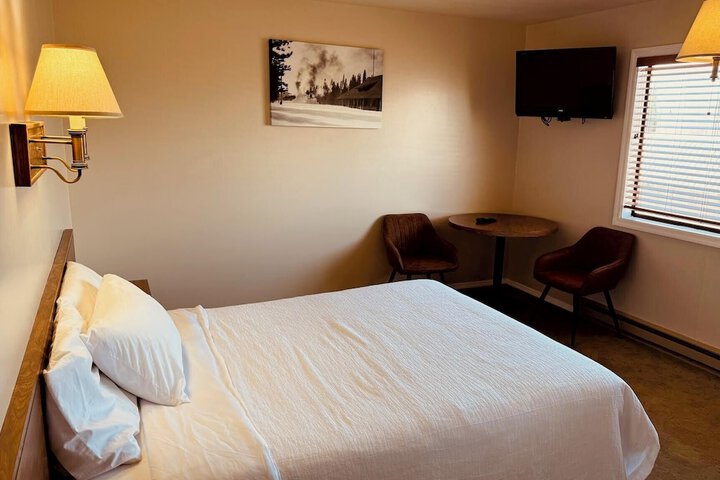 Room 2 of 24