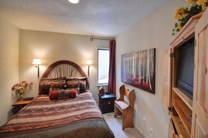 Room 7 of 136