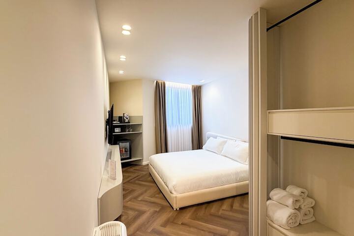 Room 45 of 104