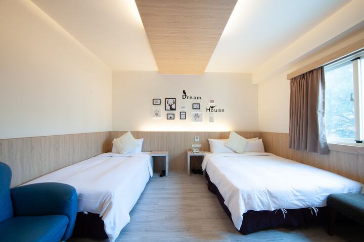 Room 19 of 32