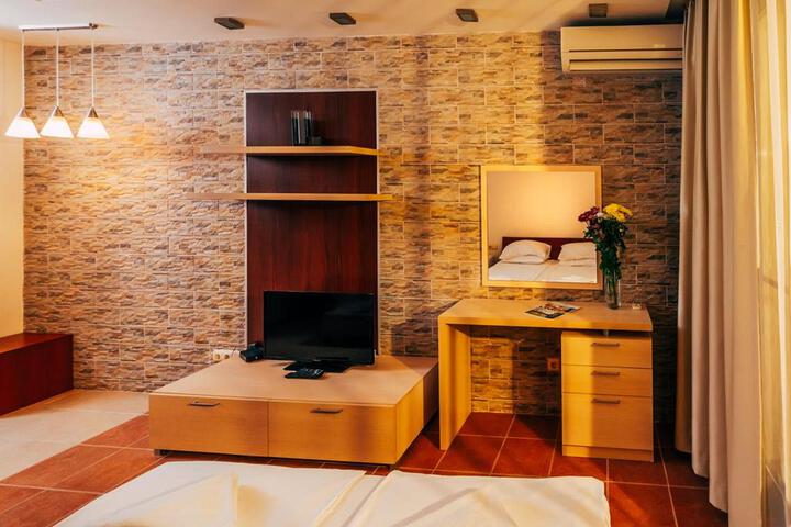 Room 37 of 60