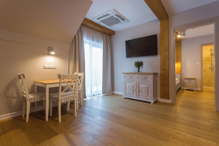 Room 15 of 62