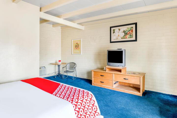 2 Queen Beds (9 of 16)