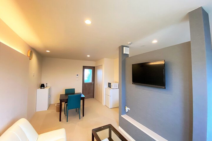 Room 17 of 35