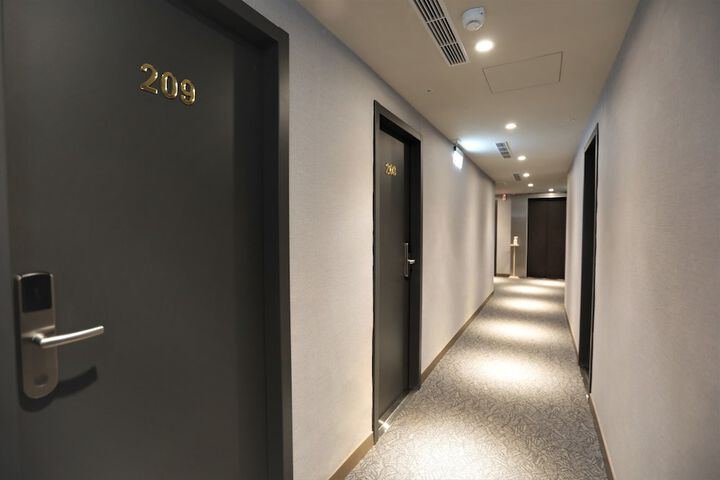 Ballroom/Hall 77 of 79