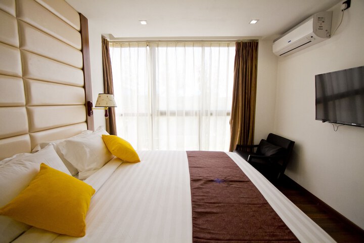 Room 21 of 74