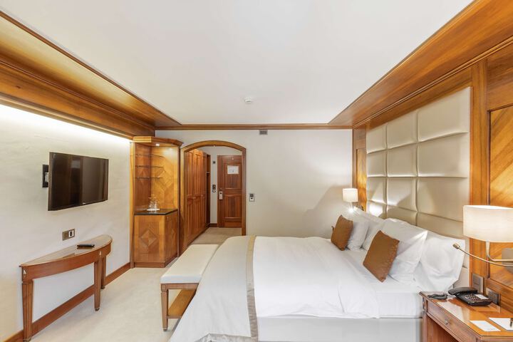 Room 21 of 180