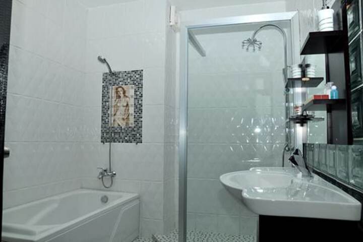 Room 54 of 83