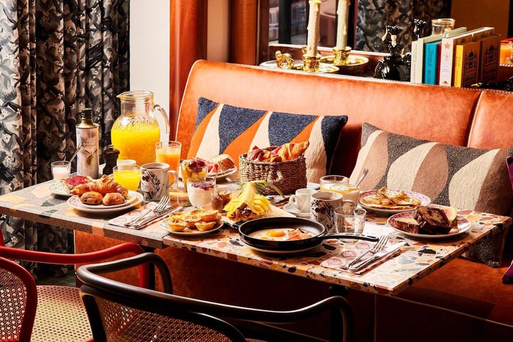 Breakfast/Coffee Service 132 of 192